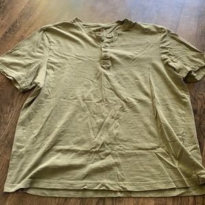 H&M quarter button tee